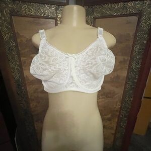 Bila Elegant White Lace Bra